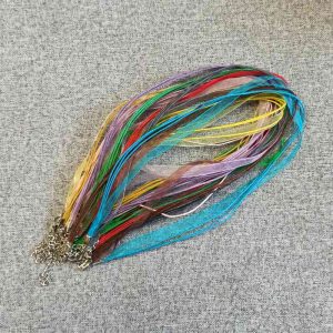 lot de 10 Colliers lacets  et ruban d'organsin